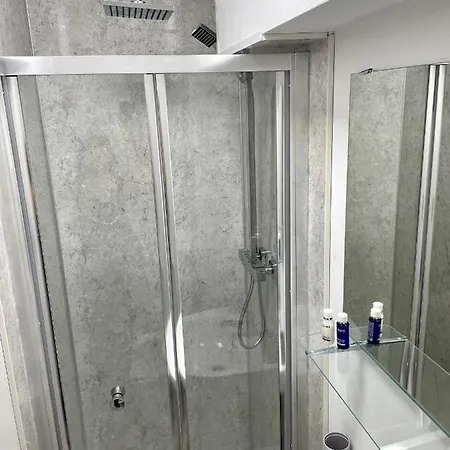 Studio16 Апартаменти Бристоль